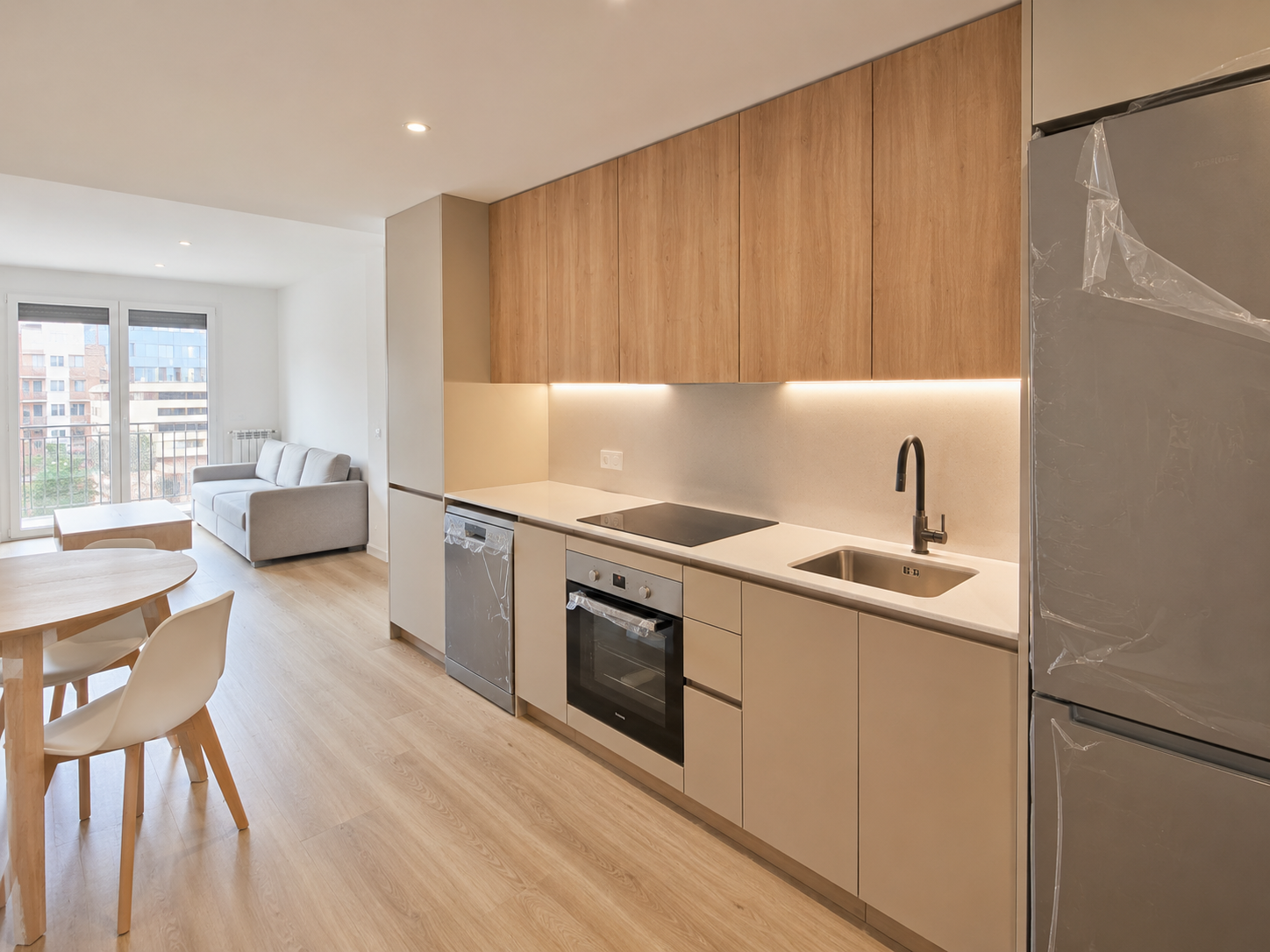 Reforma de cocina moderna realizada por Tena Reformas en Barcelona